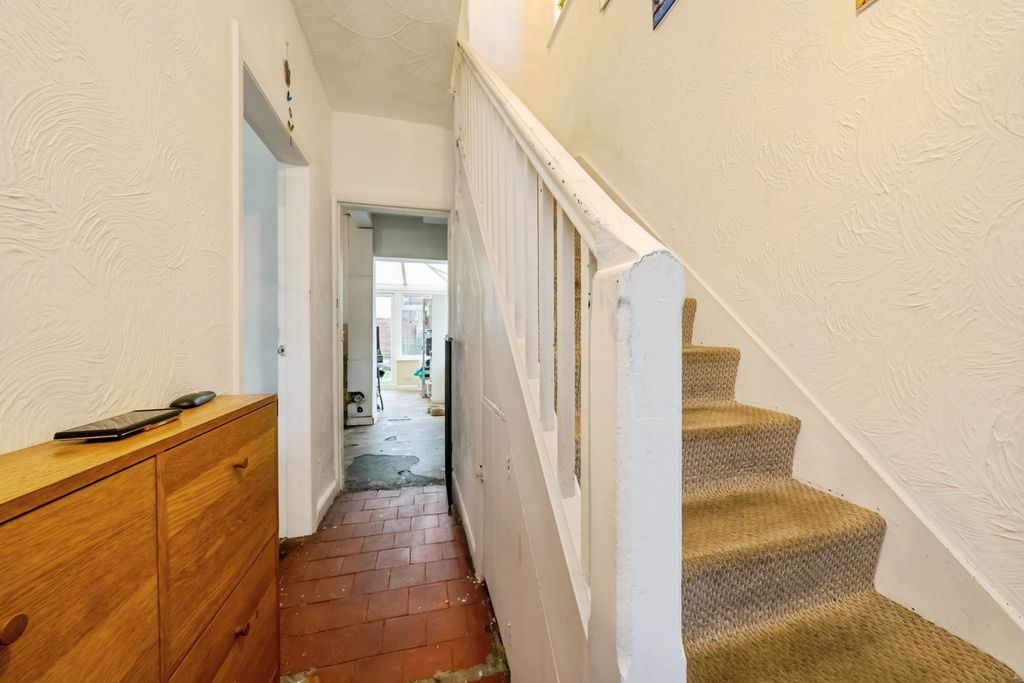 Property photo 3 of 20 Hallway