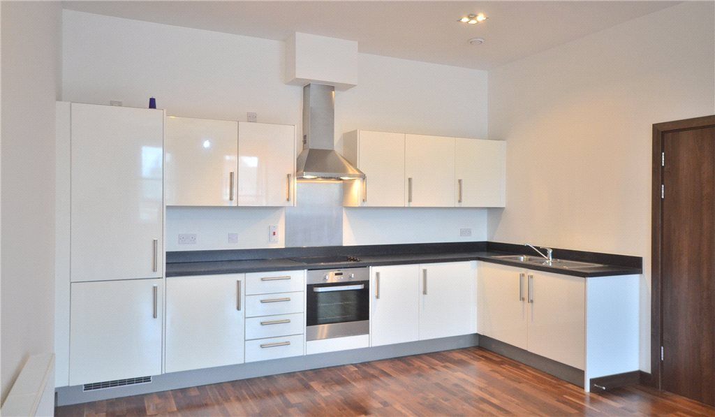 Property photo 2 of 9 Kitchen.Jpg