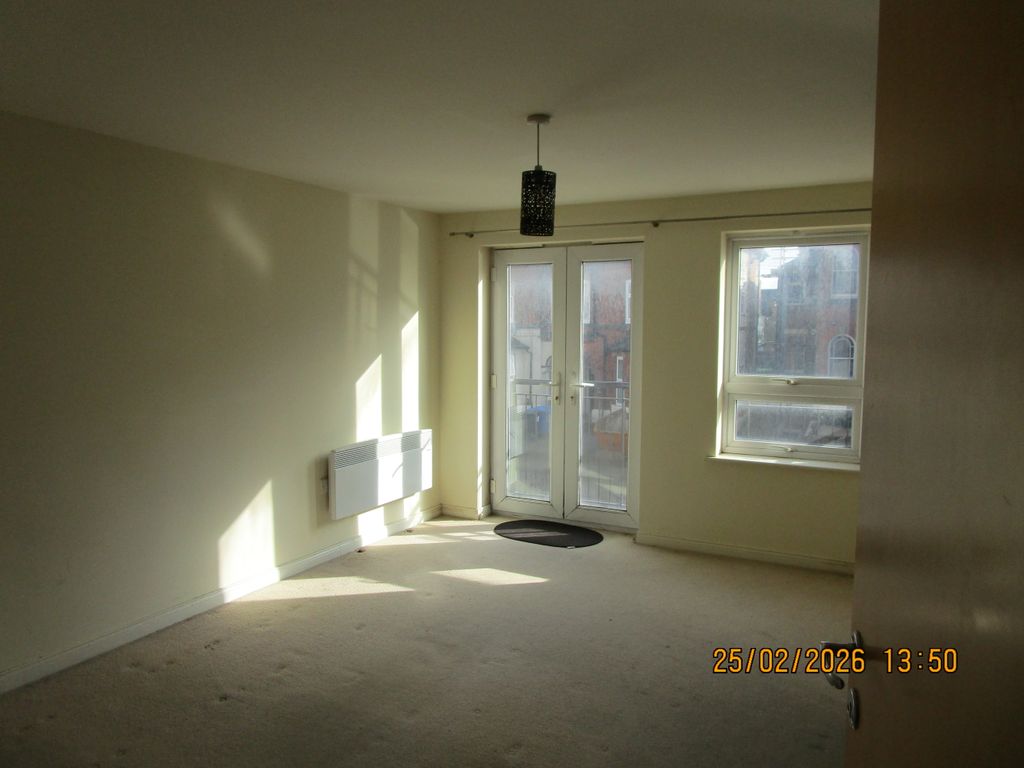 Property photo 3 of 8 Spacious Lounge