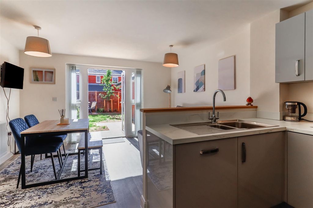 Property photo 3 of 24