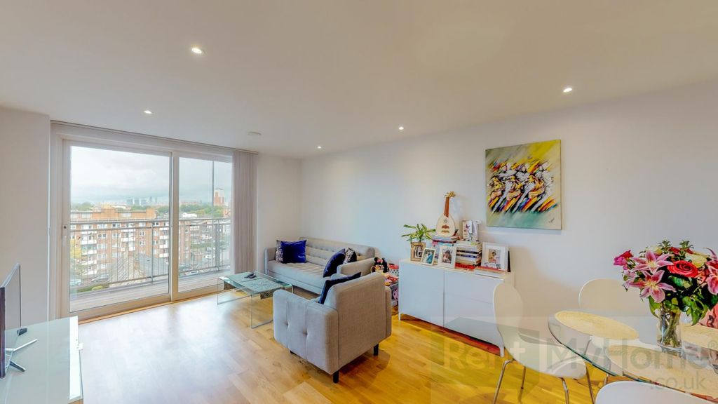 Property photo 3 of 12 8395628-Interior11-800.Jpg