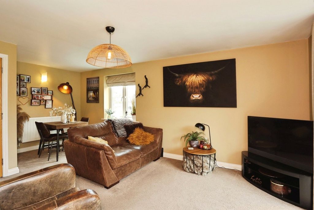 Property photo 3 of 17 Photo