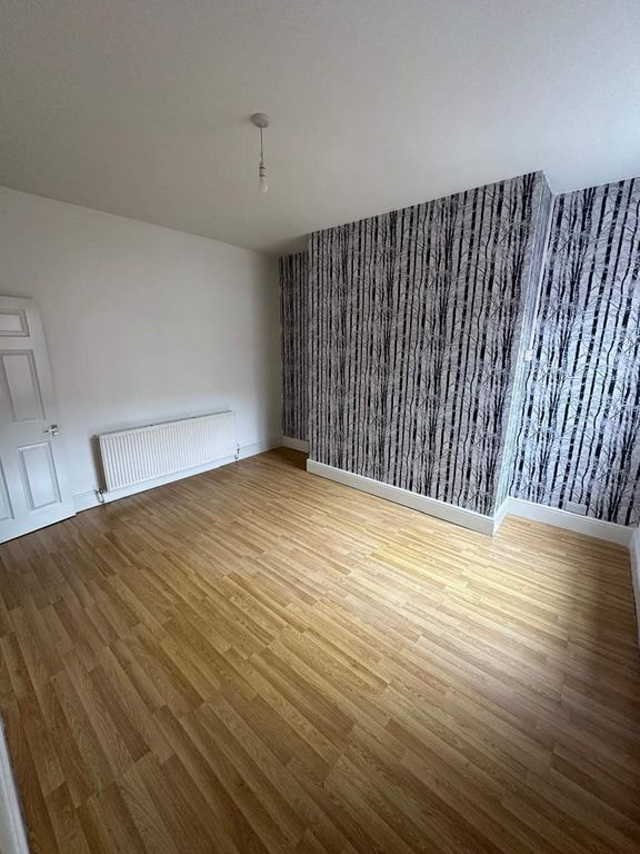 Property photo 3 of 7 1000022051