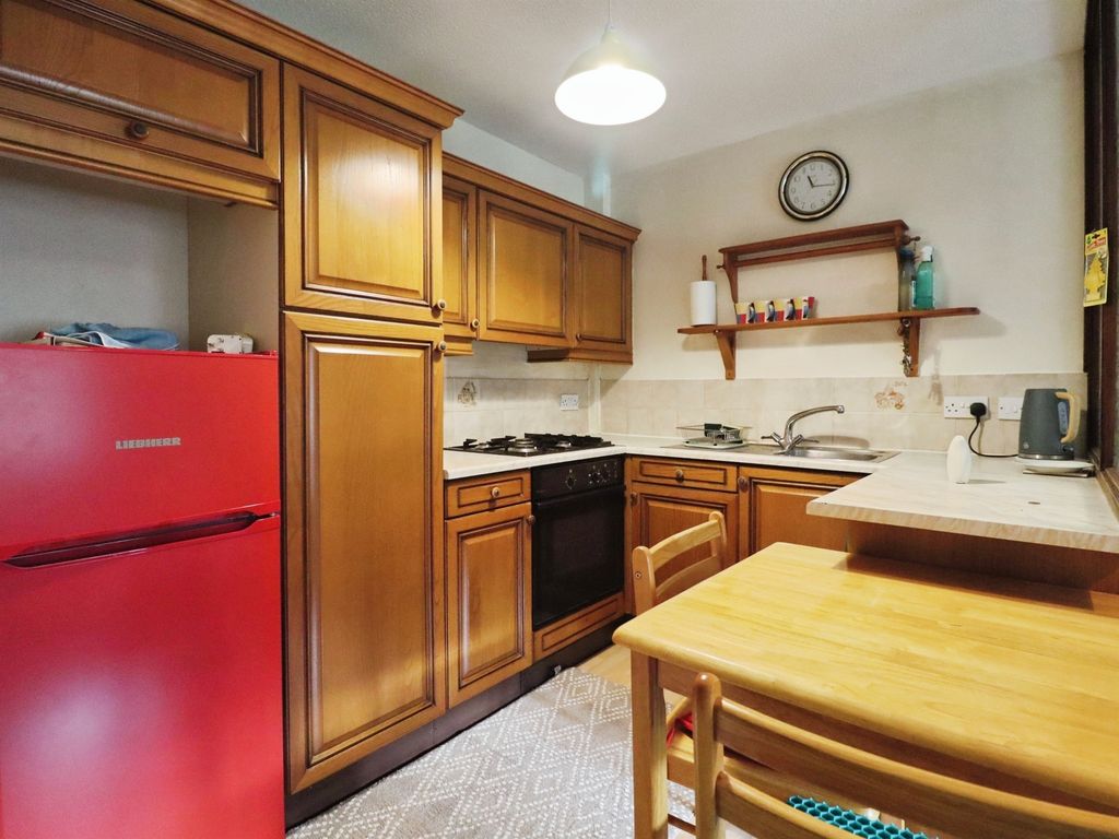 Property photo 3 of 18