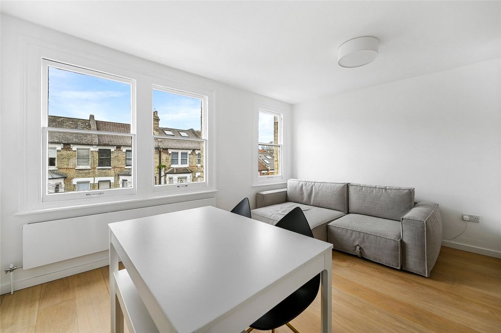 Property photo 2 of 10 Picture No. 17