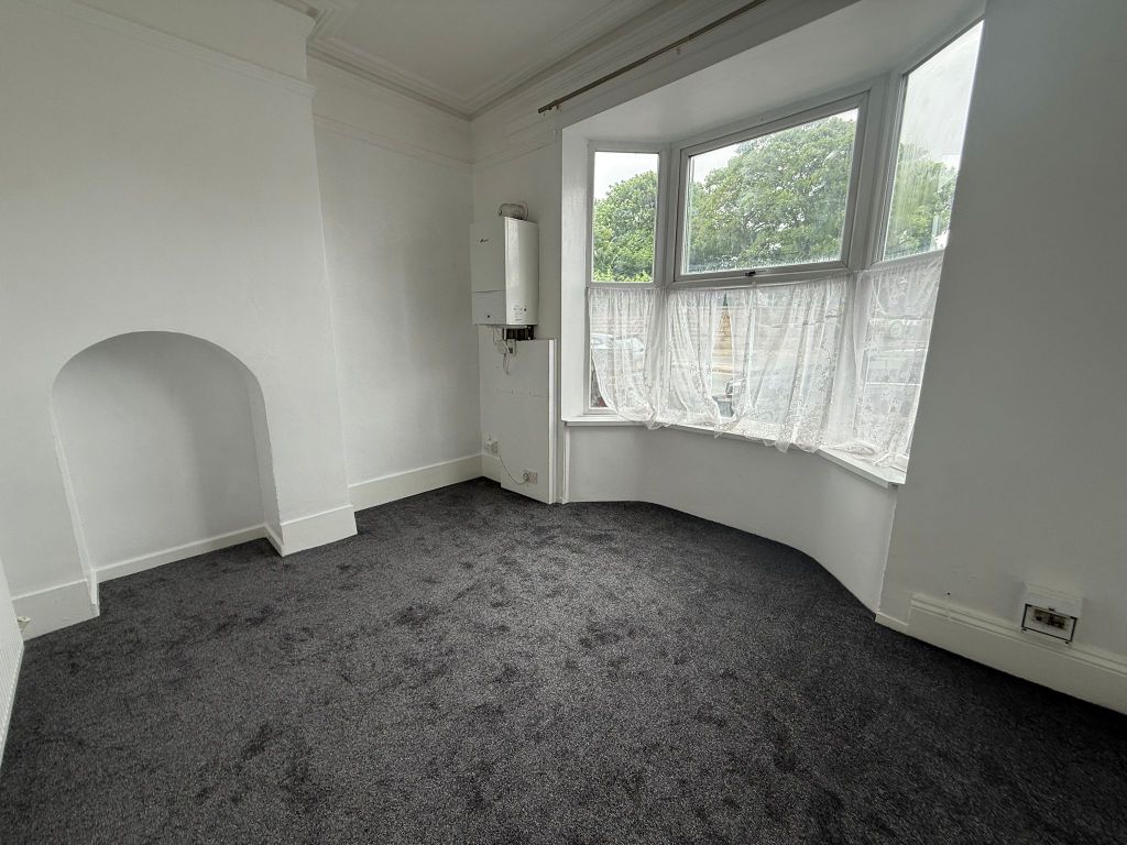 Property photo 2 of 6 Lounge