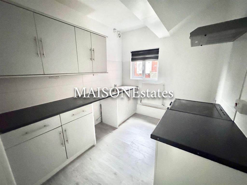 Property photo 2 of 6 Kitchen.Jpg