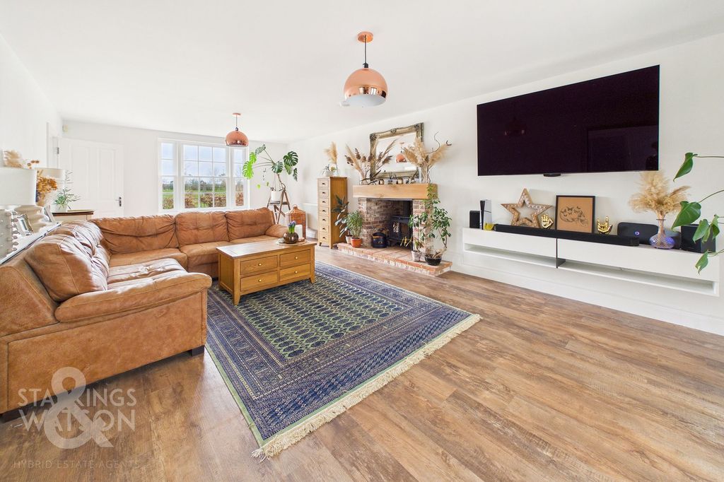 Property photo 2 of 48