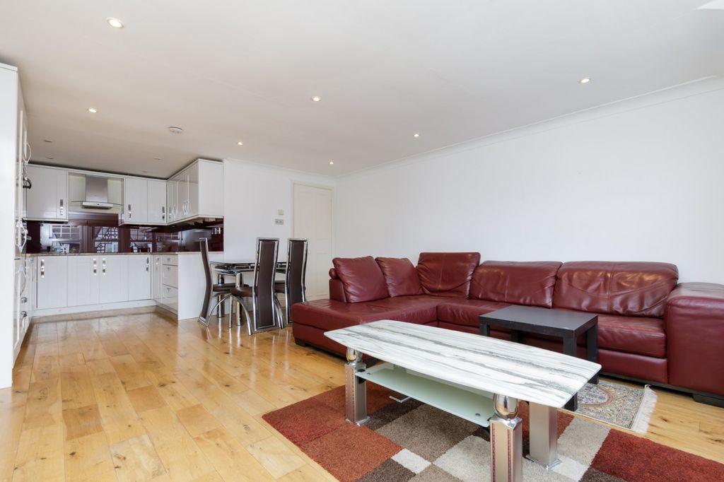 Property photo 3 of 12