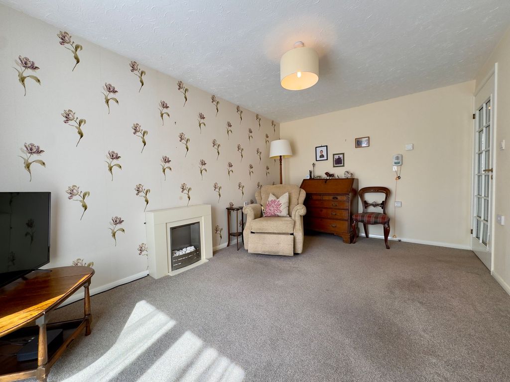 Property photo 3 of 8