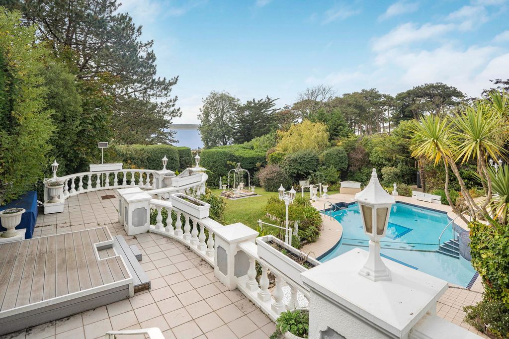 Property photo 2 of 31