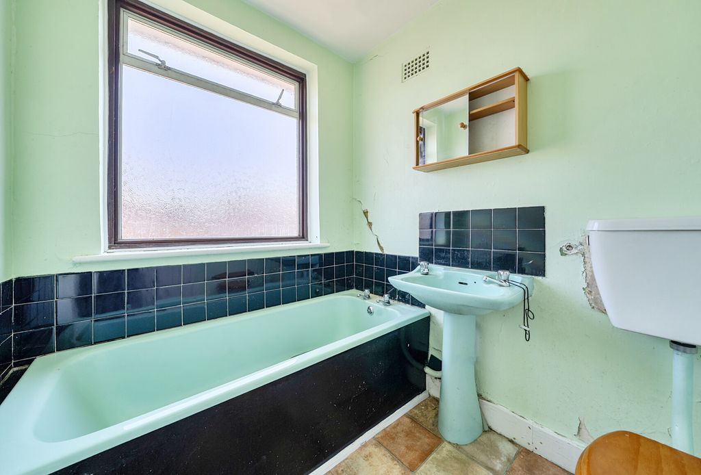 Property photo 3 of 18 1486951-5-6A4E655...