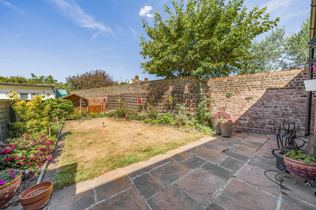 Property photo 3 of 11