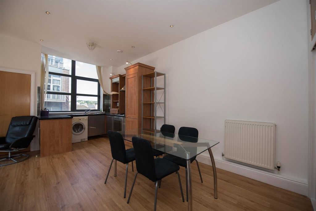 Property photo 3 of 11