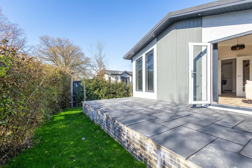 Property photo 3 of 12 6d3Aae9d1140d6A7982F31Dd5Bb64A16A1E69Ff56A39E42Cac