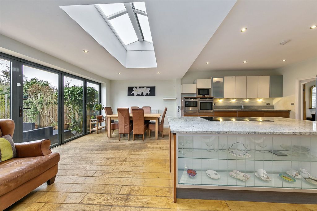 Property photo 2 of 17 Picture No. 01