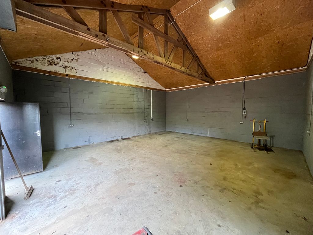 Property photo 2 of 3