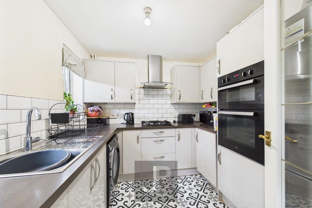 Property photo 1 of 14 Cam01632G0-Pr0205-Still002.Jpg