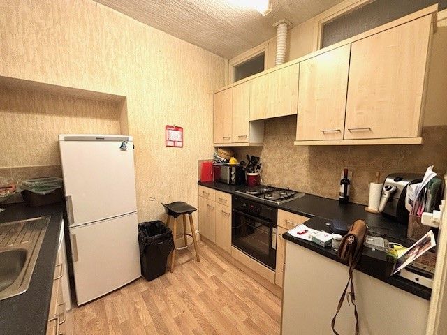 Property photo 3 of 7 Kitchen