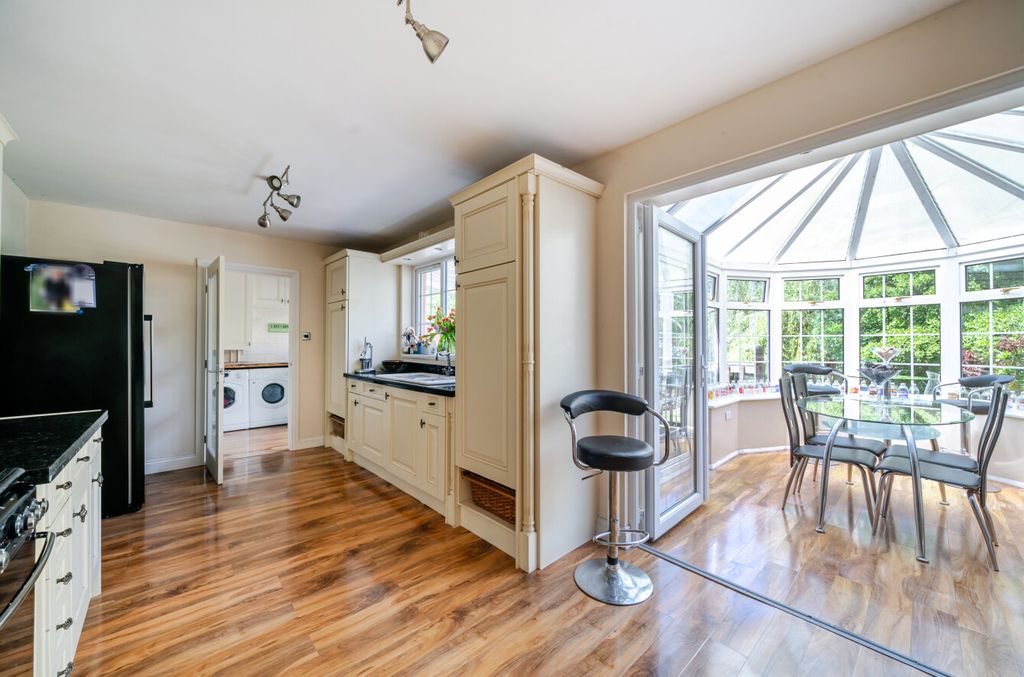 Property photo 3 of 27 1465041-19-6A174B...