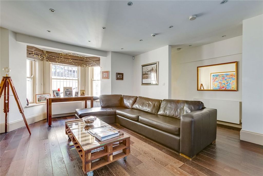 Property photo 2 of 10