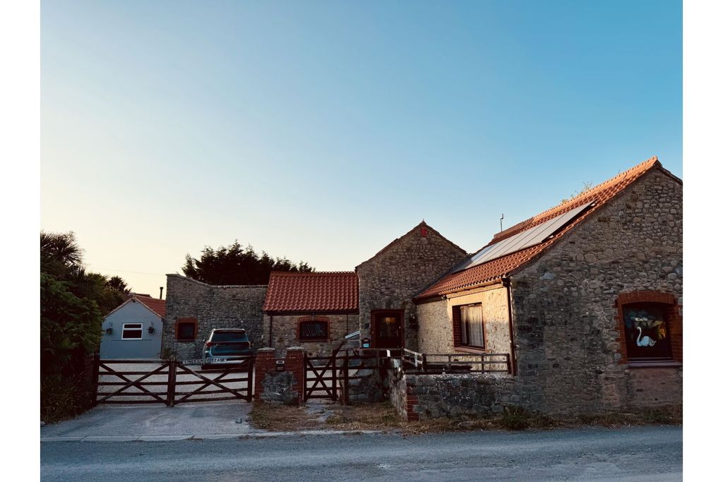 Property photo 2 of 42 Front View