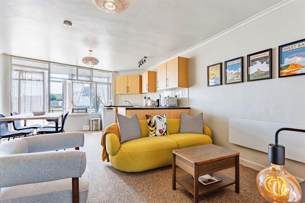 Property photo 1 of 16 Living