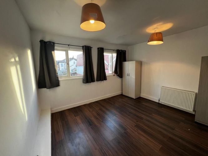 Property photo 1 of 10 Cover