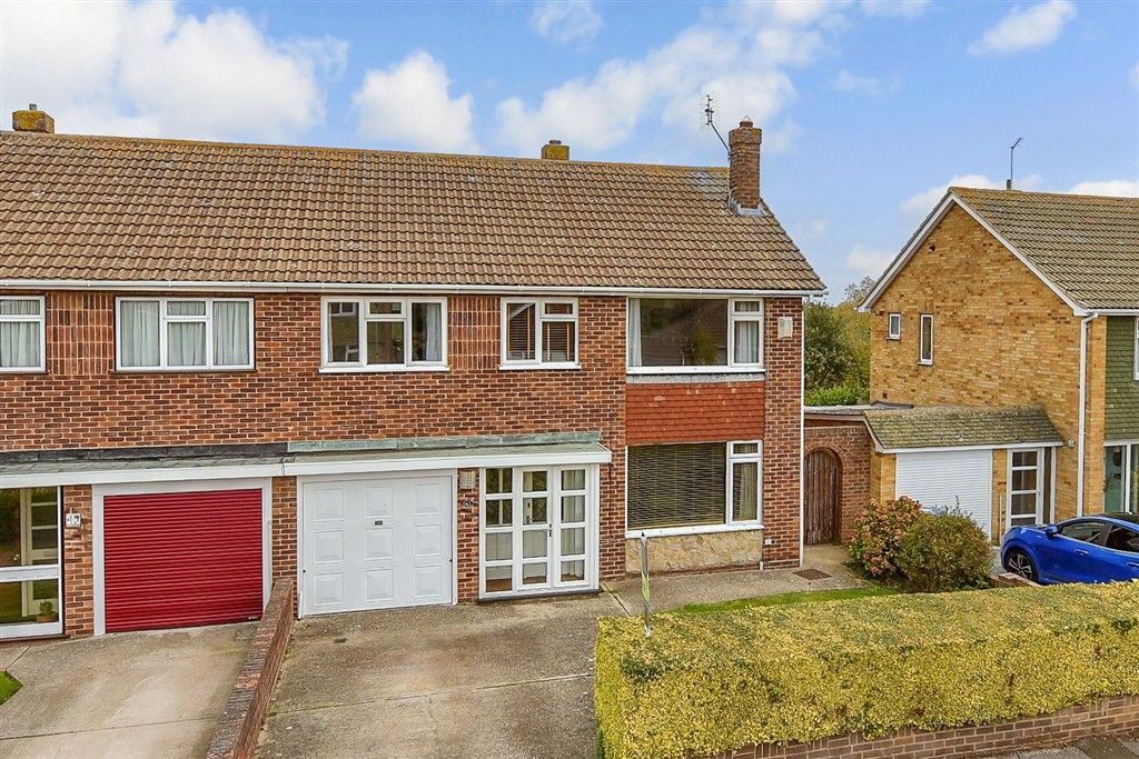 Property photo 3 of 13 Web