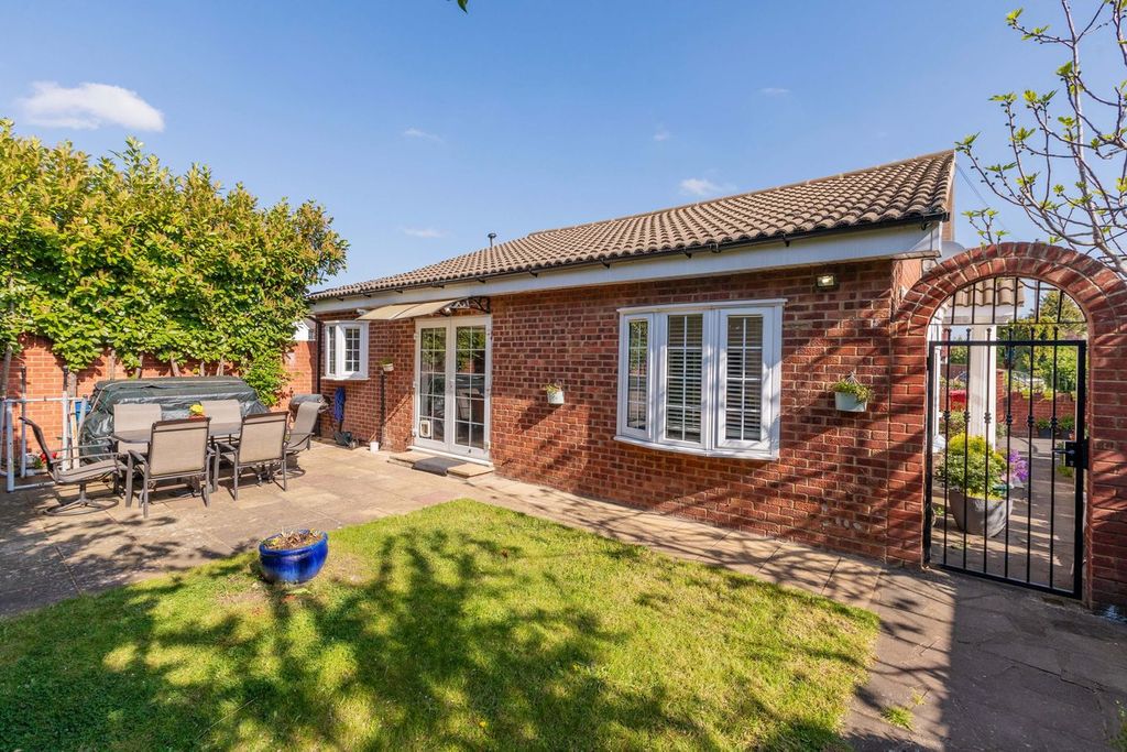 Property photo 1 of 16