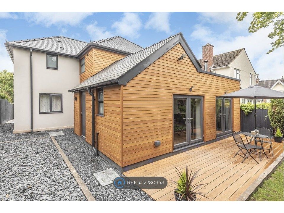 Property photo 2 of 12 Back