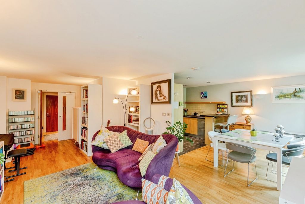 Property photo 1 of 14 Pbox-Img.Jpg