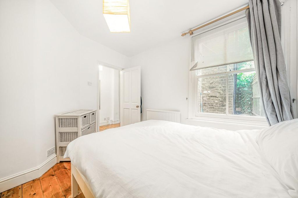 Property photo 3 of 16 Picture 3