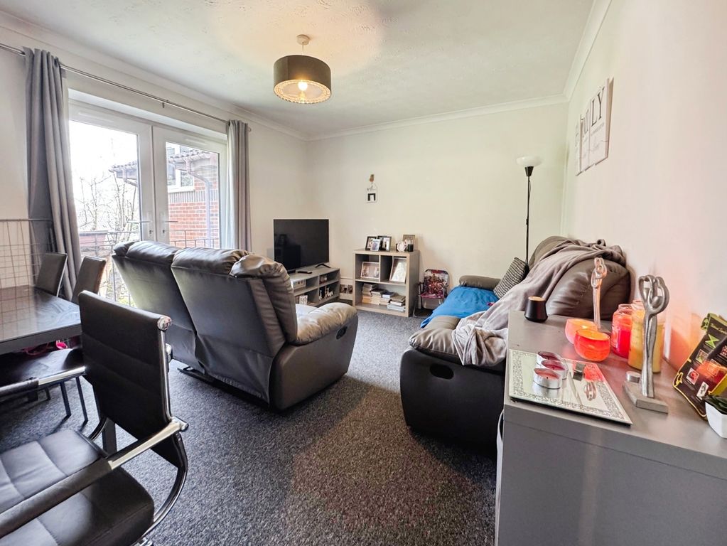 Property photo 3 of 10 Pbox-Img.Jpg