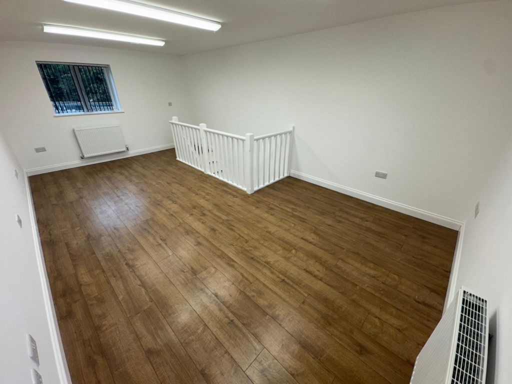 Property photo 3 of 6 Photo 10