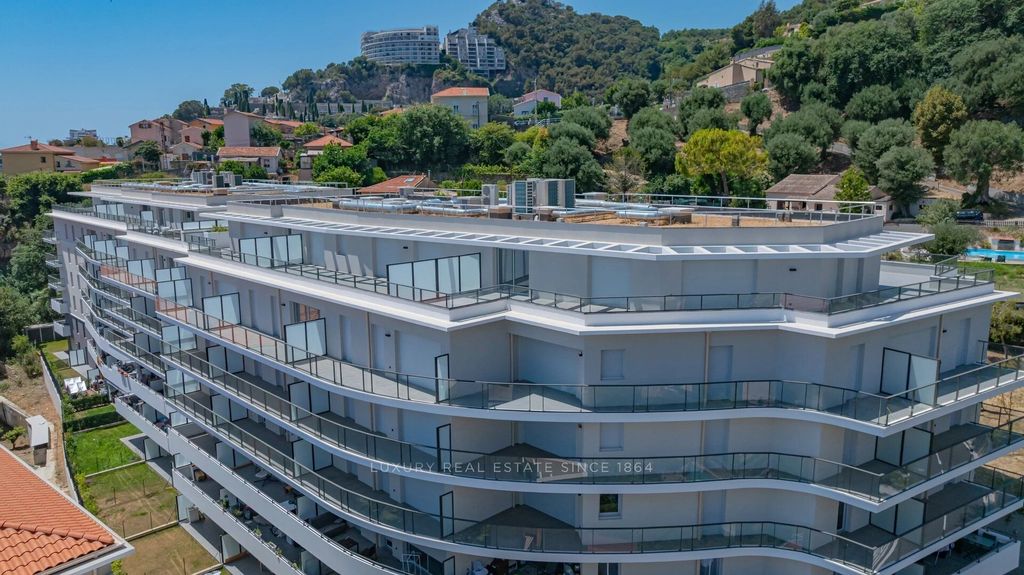 Property photo 1 of 7 Beausoleil - 4 Rooms - New Residence - Sea View