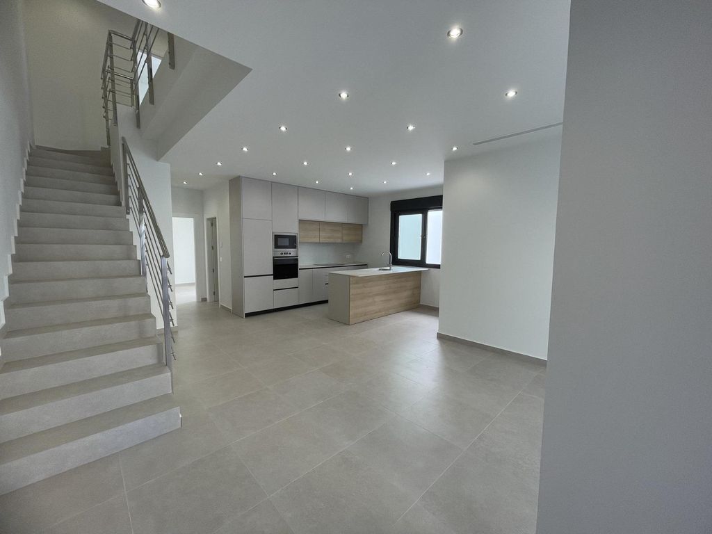 Property photo 3 of 50