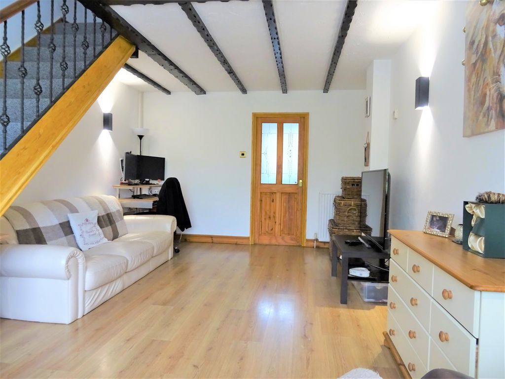 Property photo 2 of 11 Lounge