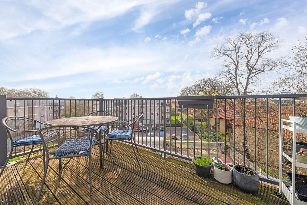 Property photo 2 of 15 Terrace.Jpg