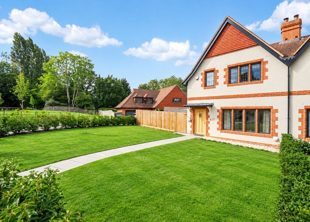 Property photo 1 of 18 External