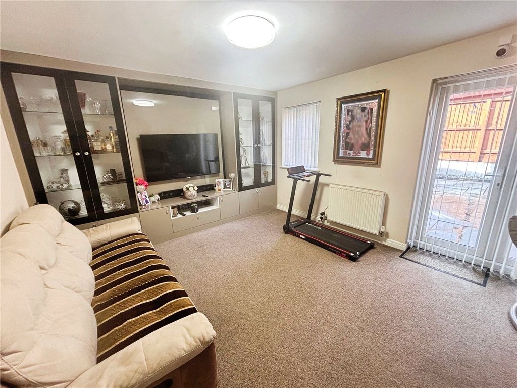 Property photo 2 of 15 Picture No. 16