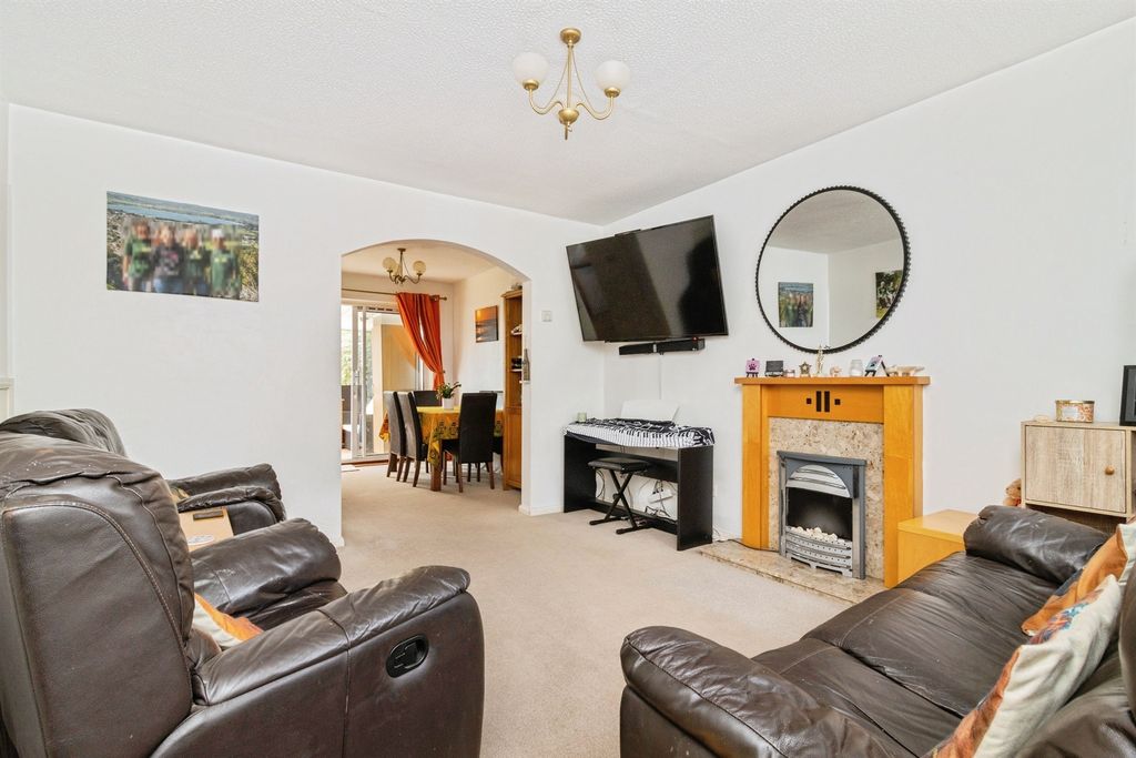 Property photo 3 of 25