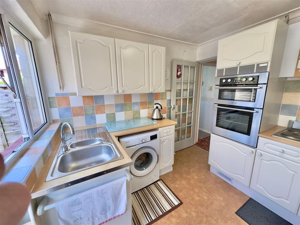 Property photo 3 of 23 Kitchen 1.Jpg