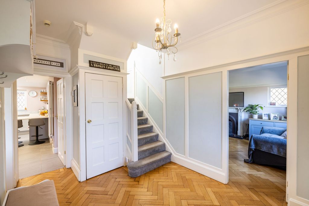 Property photo 2 of 22