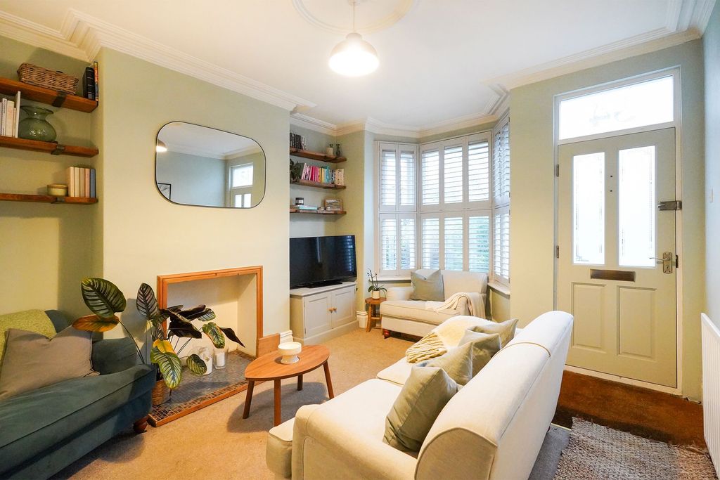 Property photo 2 of 21