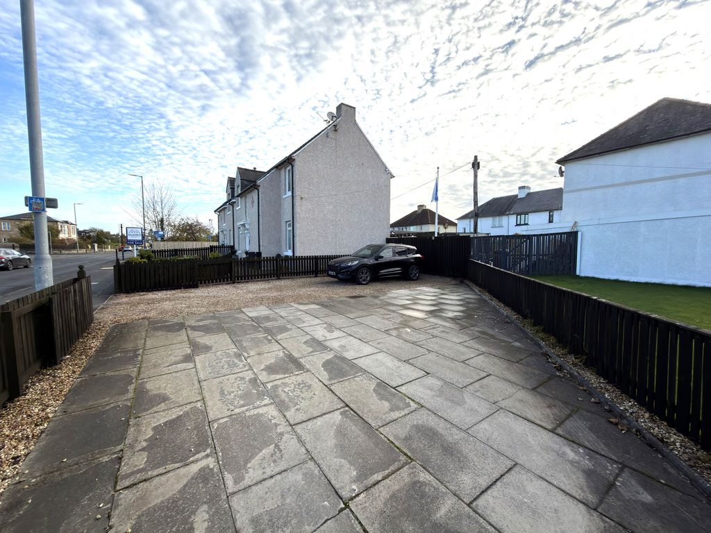 Property photo 2 of 25