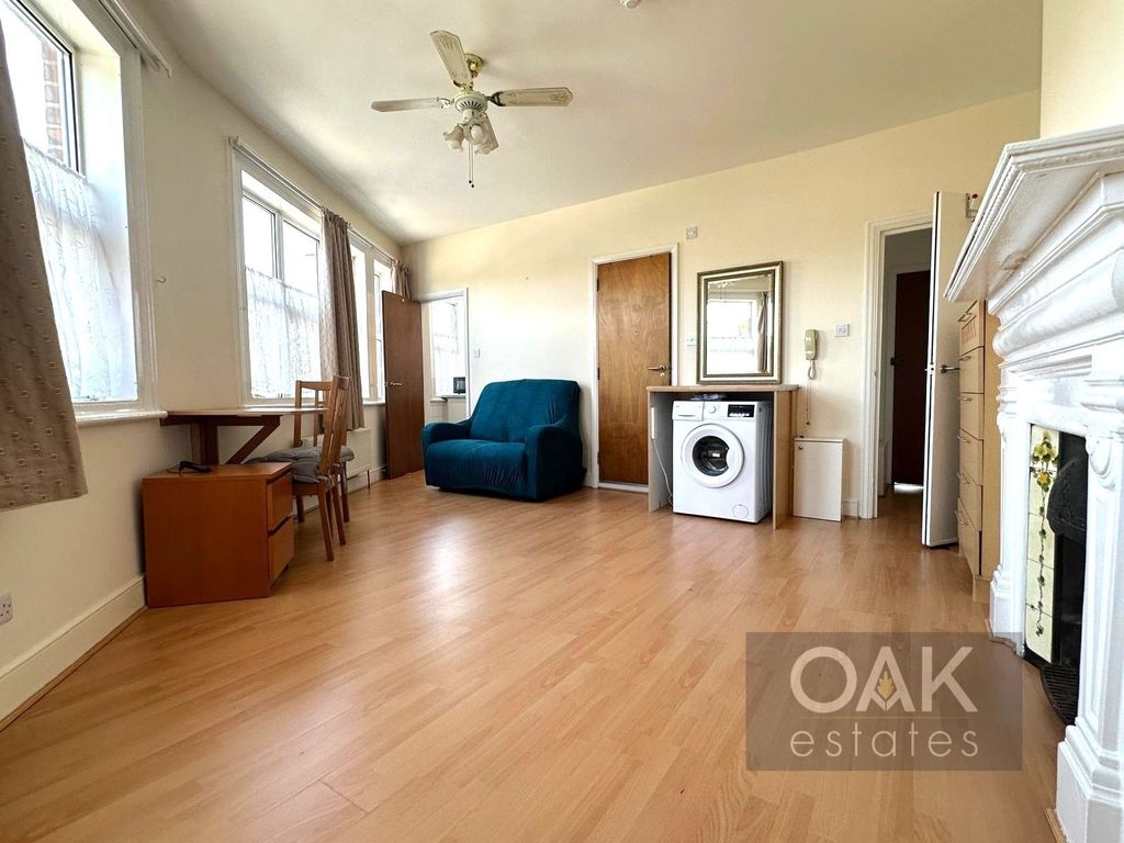 Property photo 1 of 4