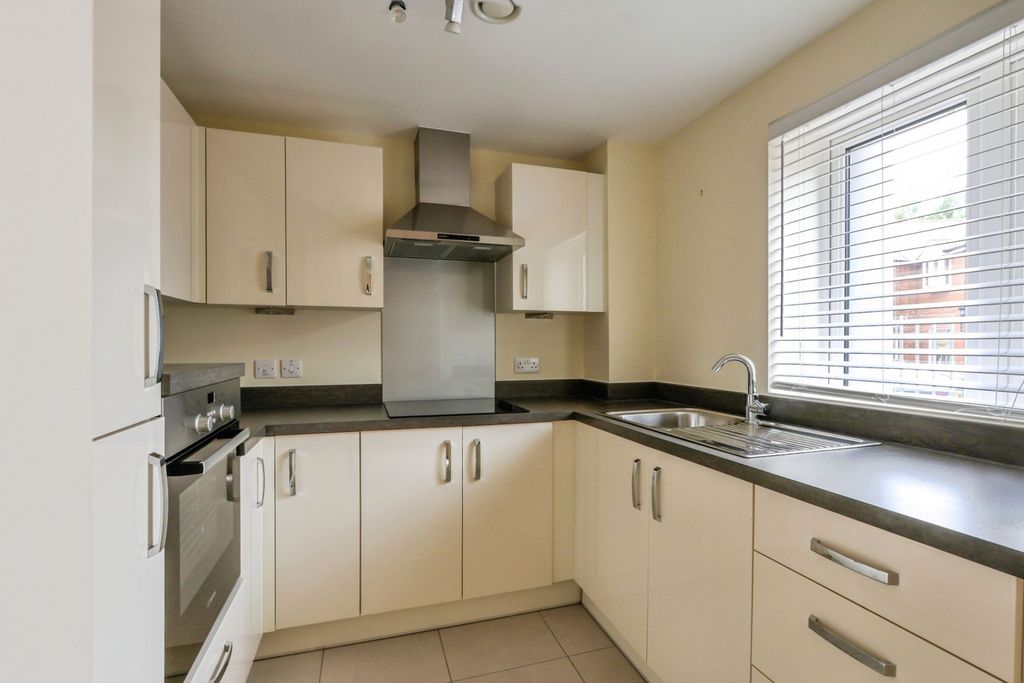 Property photo 2 of 16 Kitchen