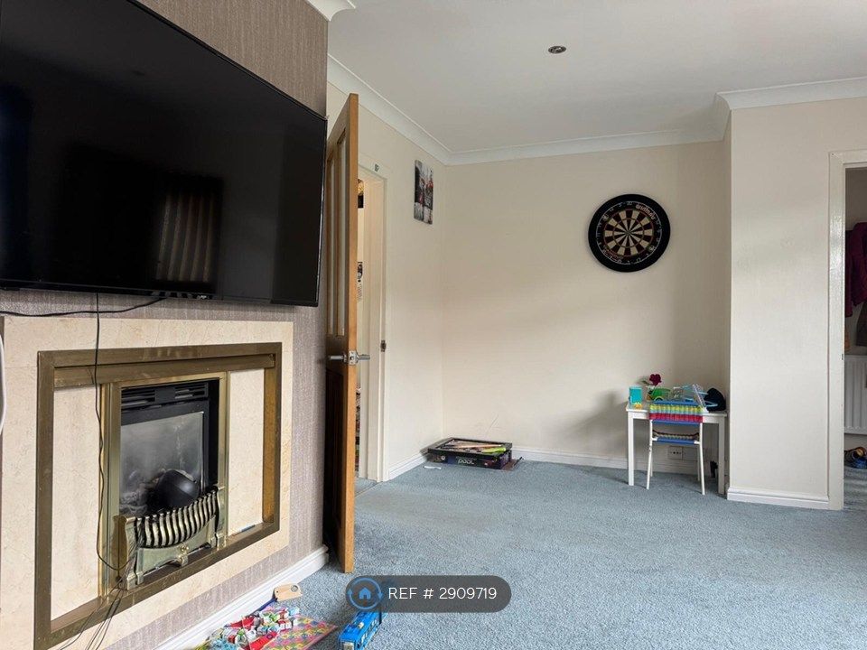 Property photo 3 of 23