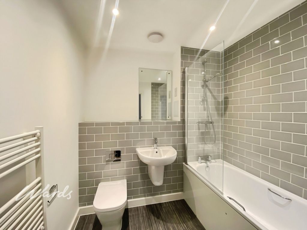 Property photo 3 of 14 Bathroom